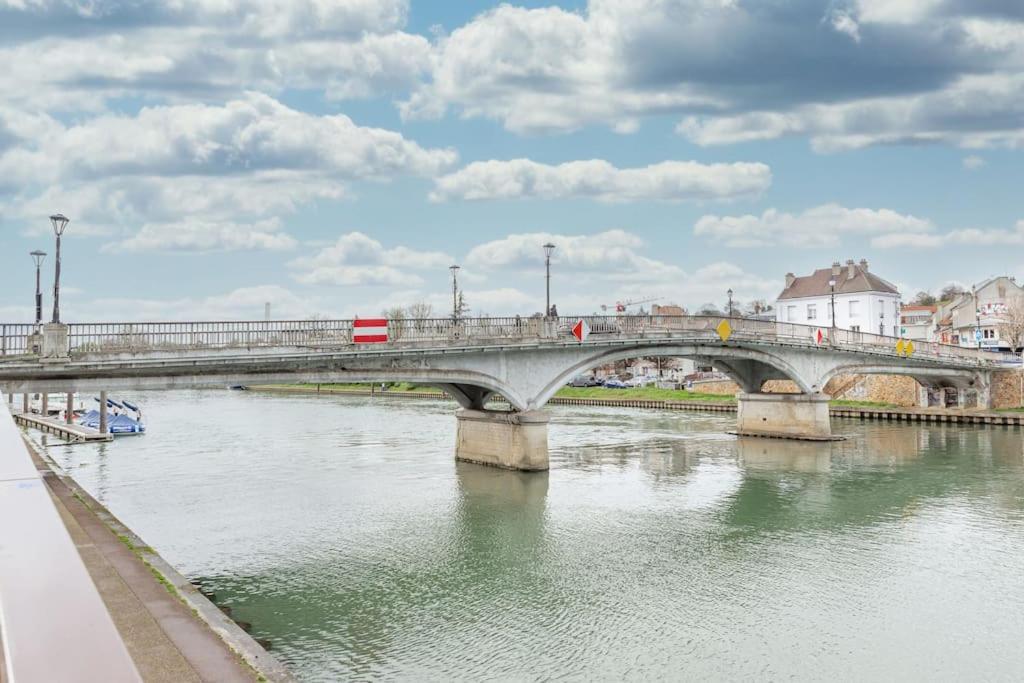 Sur Les Bords De Marne - Disneyland Paris Lagny 외부 사진